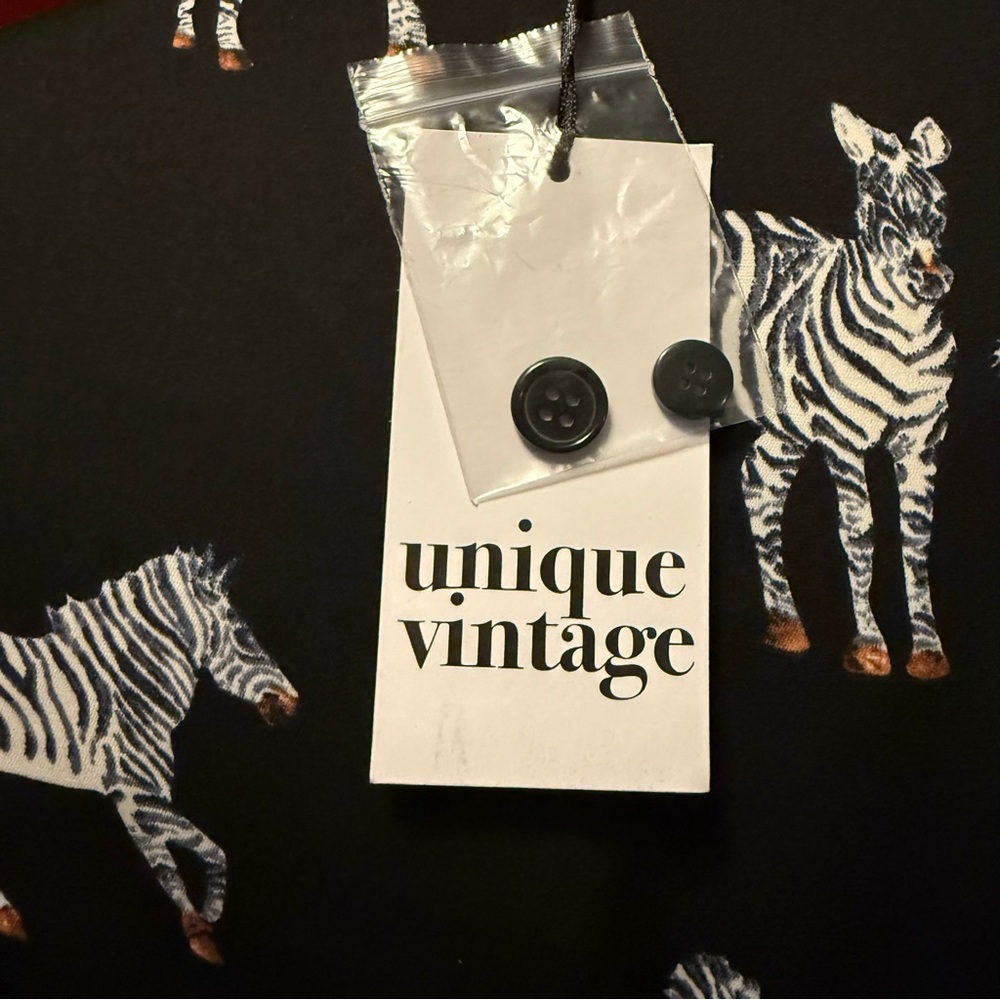 Unique Vintage Plus 1940s Zebra Print Blouse 4X NWT - Picture 7 of 7